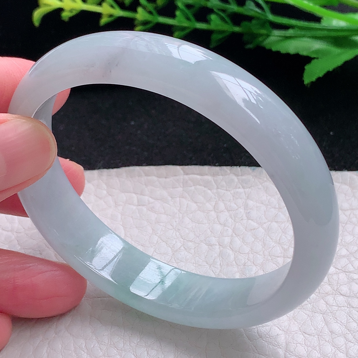 js大圈口58*53*13*6.8贵妃镯 缅甸翡翠a货清爽蛋形玉镯子 玉手环