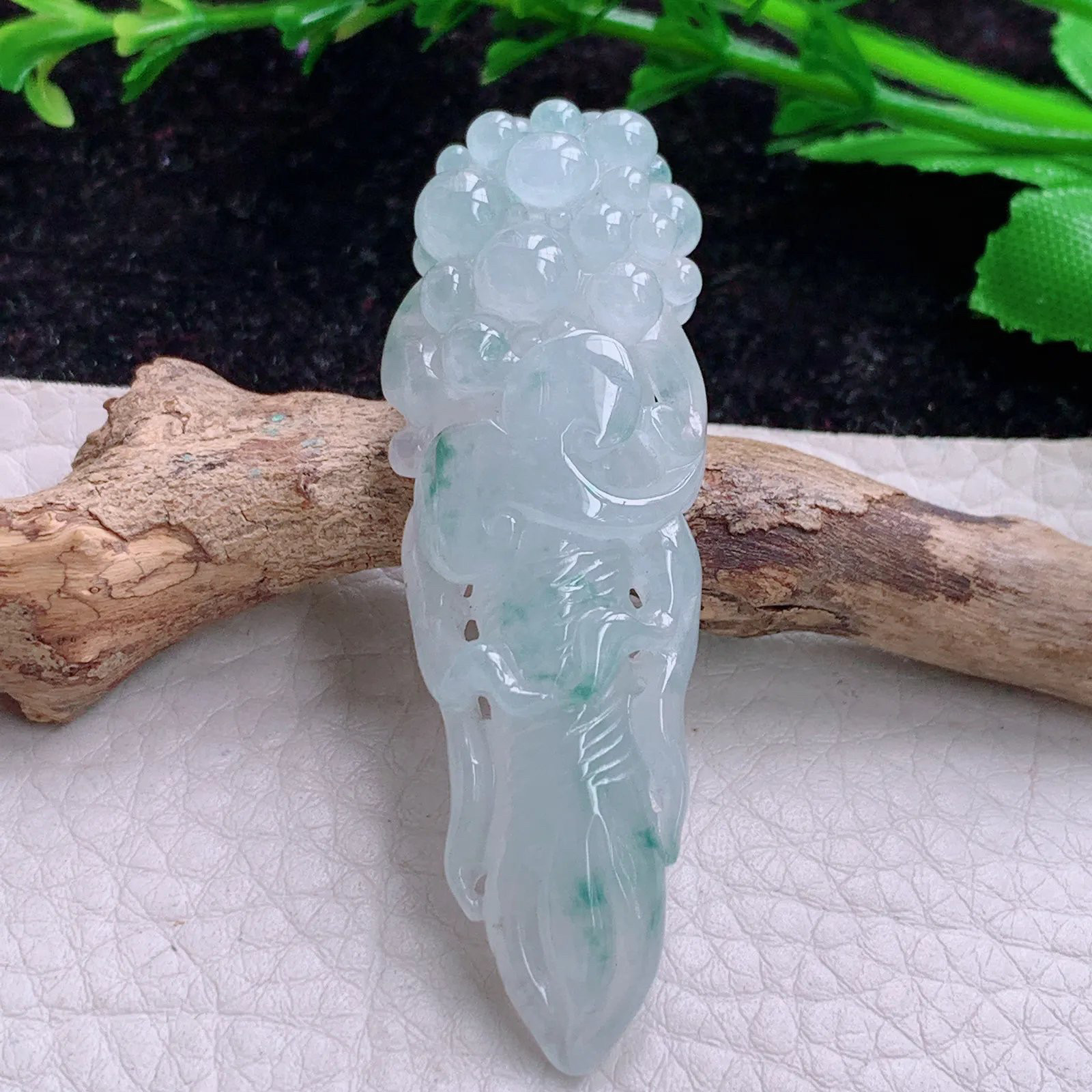 gp实拍57.6*19*10.7缅甸A货翡翠冰飘花精雕人生如意 人参玉吊坠