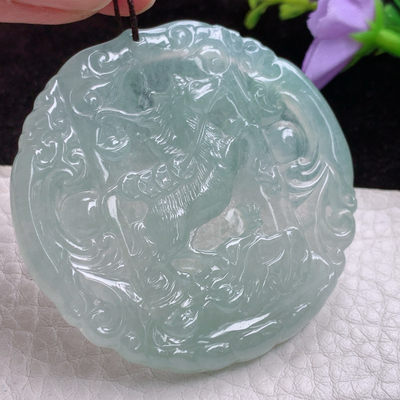 kh实拍52*52.7*5.6老坑精雕天然翡翠冰透马到功成 生肖马玉吊坠