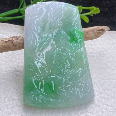 xqa自然光缅甸翡翠飘阳绿持莲观音大势至观世意玉坠67.8*42.6*7mm