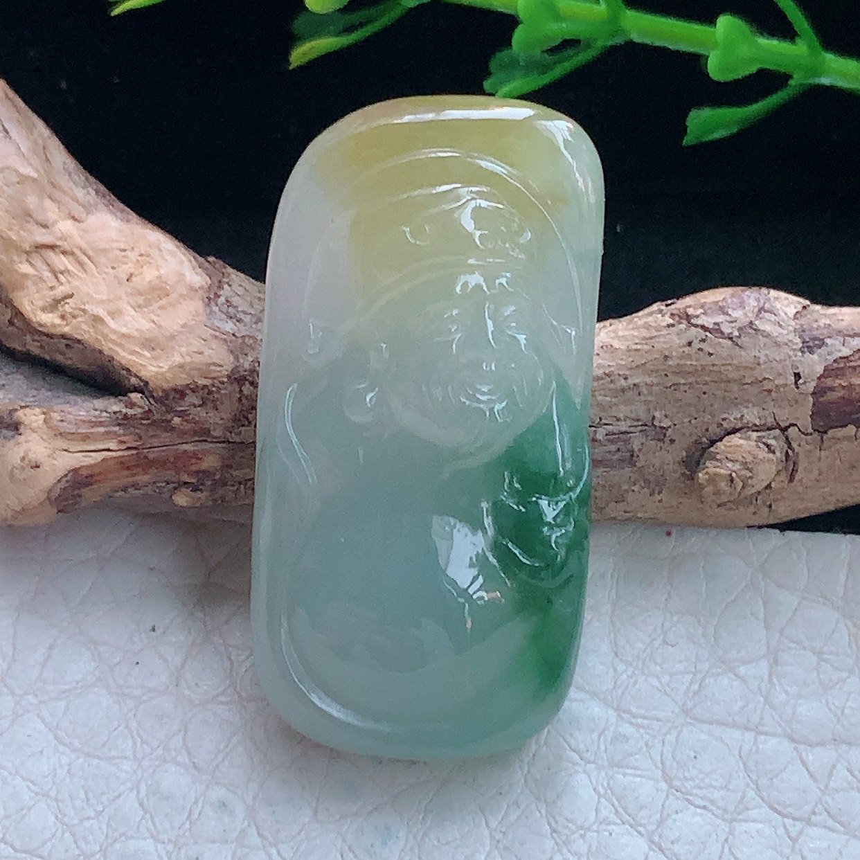 lz自然光32*16.2*6.3缅甸翡翠精雕冰三彩财神爷 财爷玉吊坠玉挂件