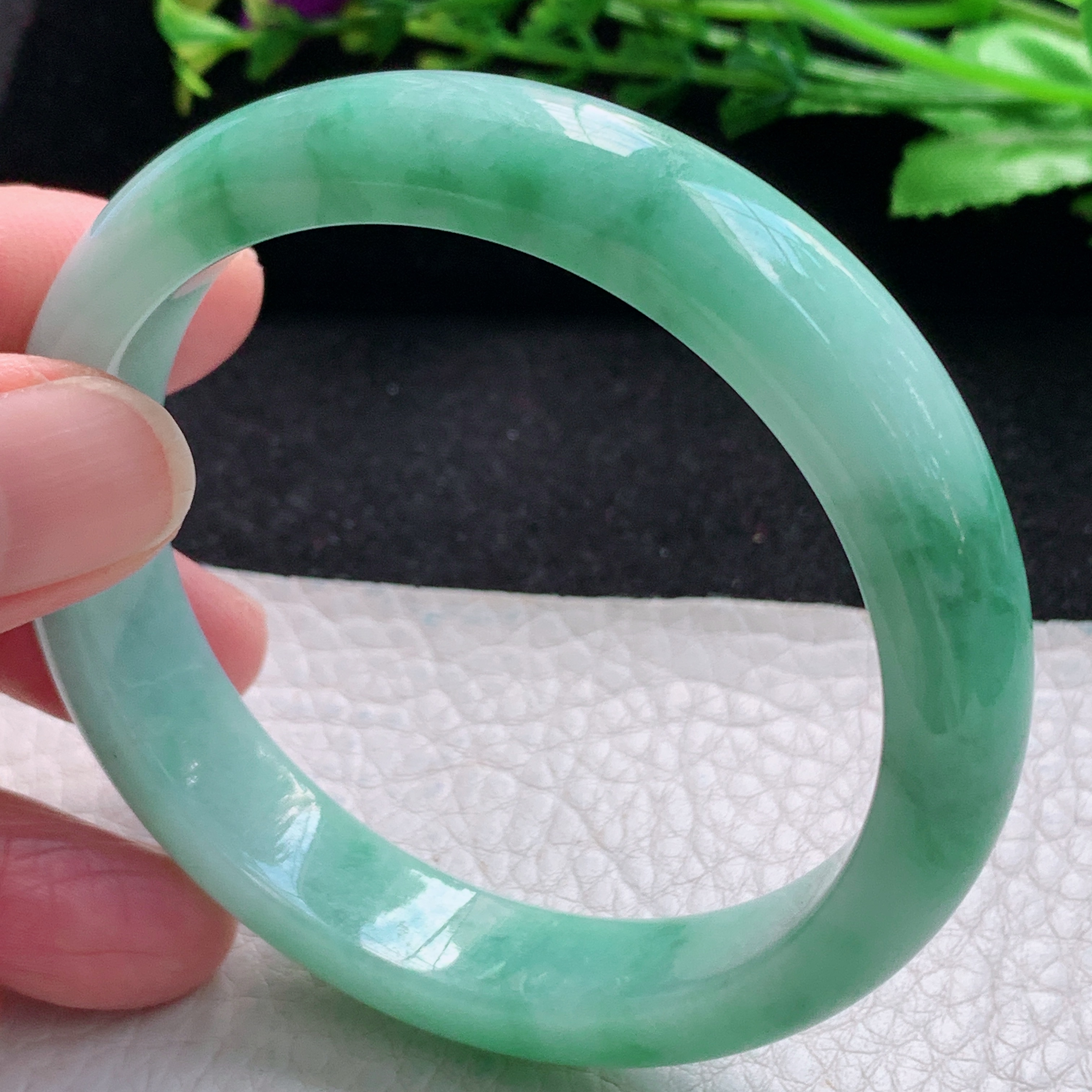 js自然光55.5*12*7.5平安镯缅甸翡翠a货玉手镯飘绿宽边珠宝玉手环