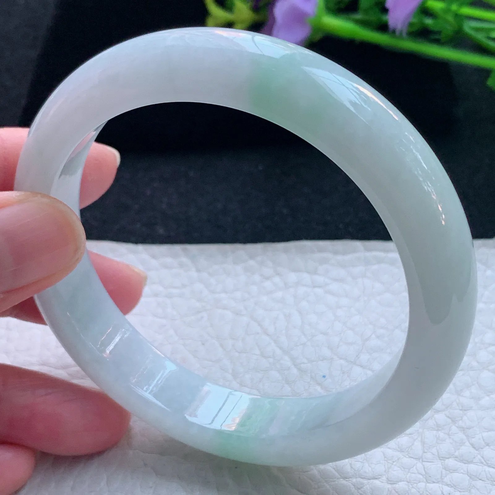 js大圈口60*12.8*8.5平安镯 缅甸翡翠玉手镯清新白底宽边玉手环