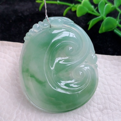 xqm实拍缅甸翡翠冰胶清爽饱满大如意 事事如意玉坠51*42.6*6.1mm