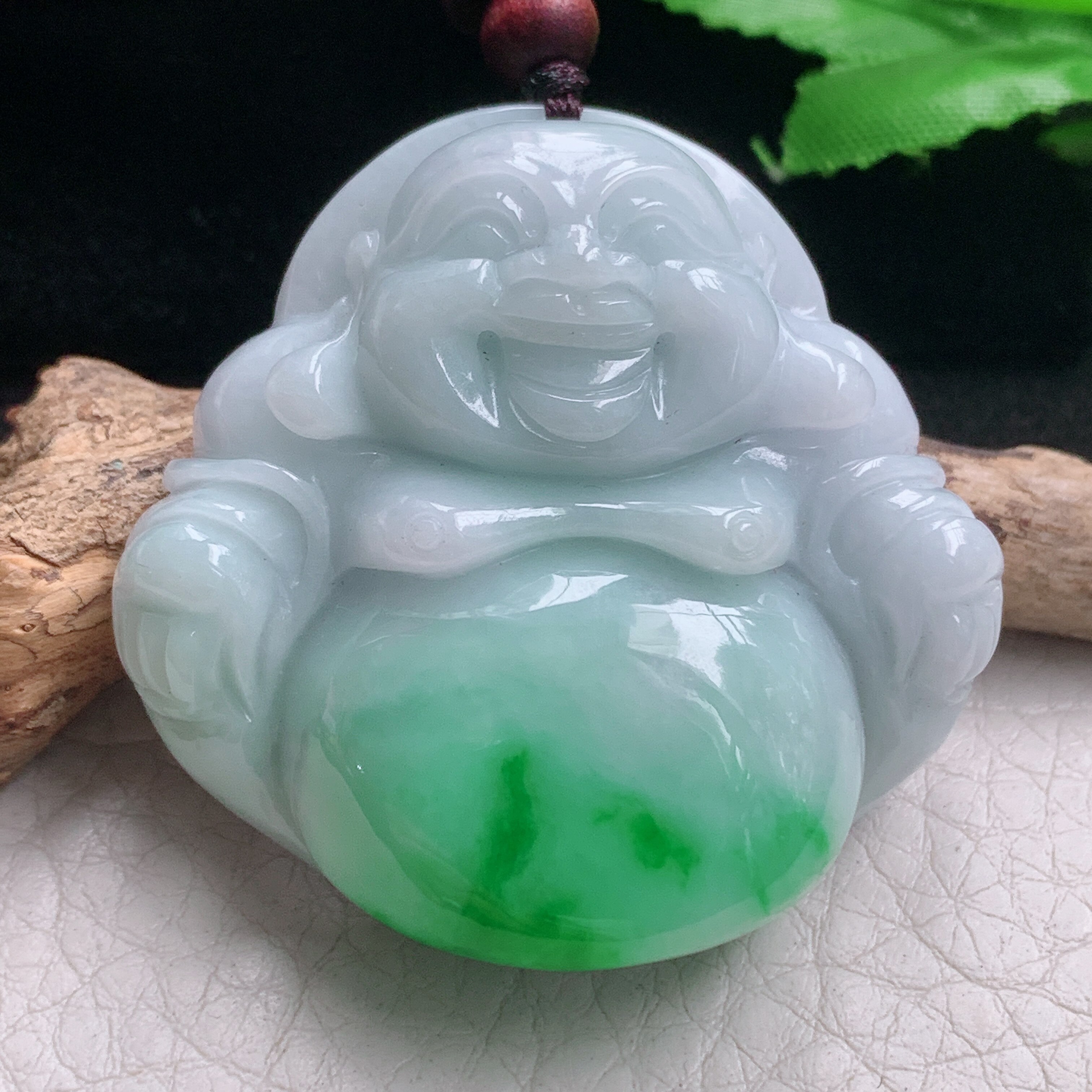 zen自然光43.6*44.5*13.3天然缅甸翡翠A货辣绿大佛公开心佛玉吊坠