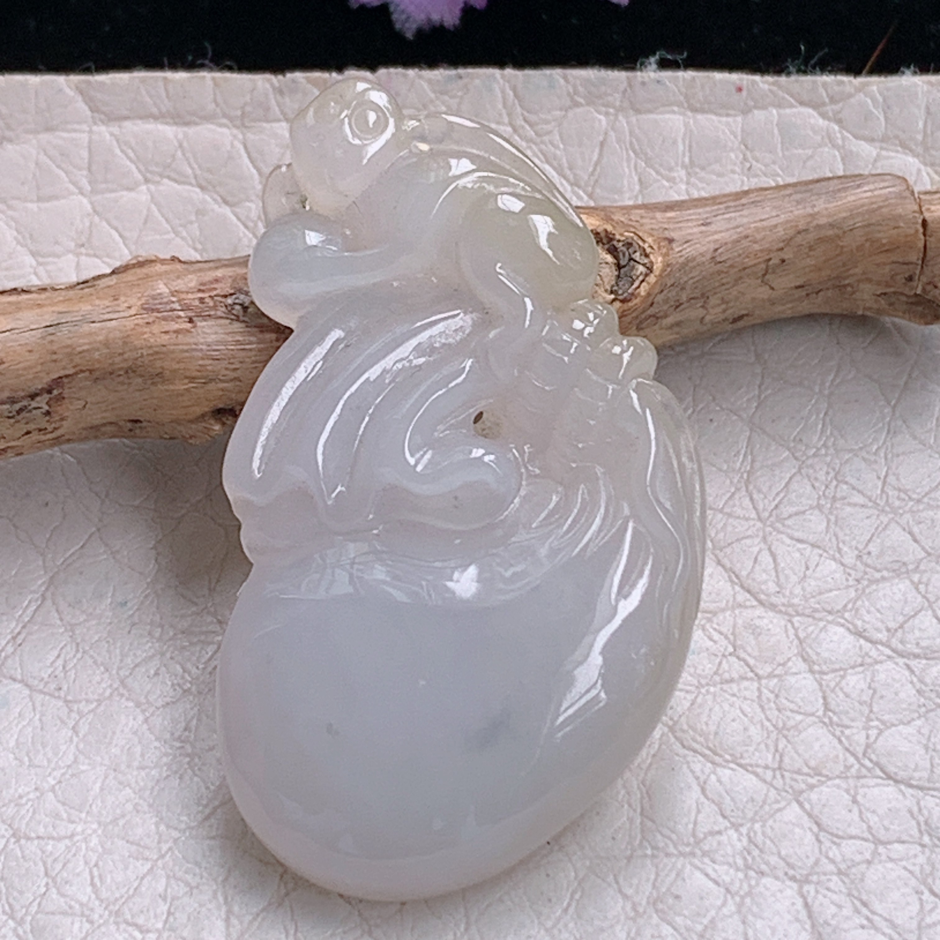 lz实拍37*21*7.3缅甸翡翠精雕冰润钱袋 代代有钱玉吊坠 玉挂坠,珠宝/钻石/翡翠,颈饰,淘宝优惠券,粉丝福利购,淘宝优惠卷