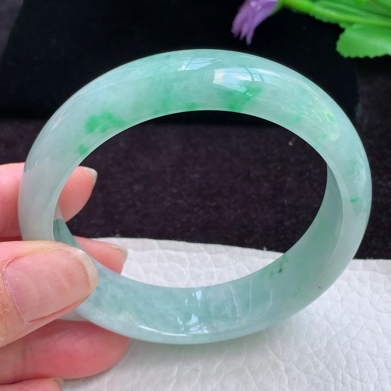 js实拍58*15.8*7.4轮胎镯 精美缅甸翡翠手镯 飘阳绿宽边玉镯手环