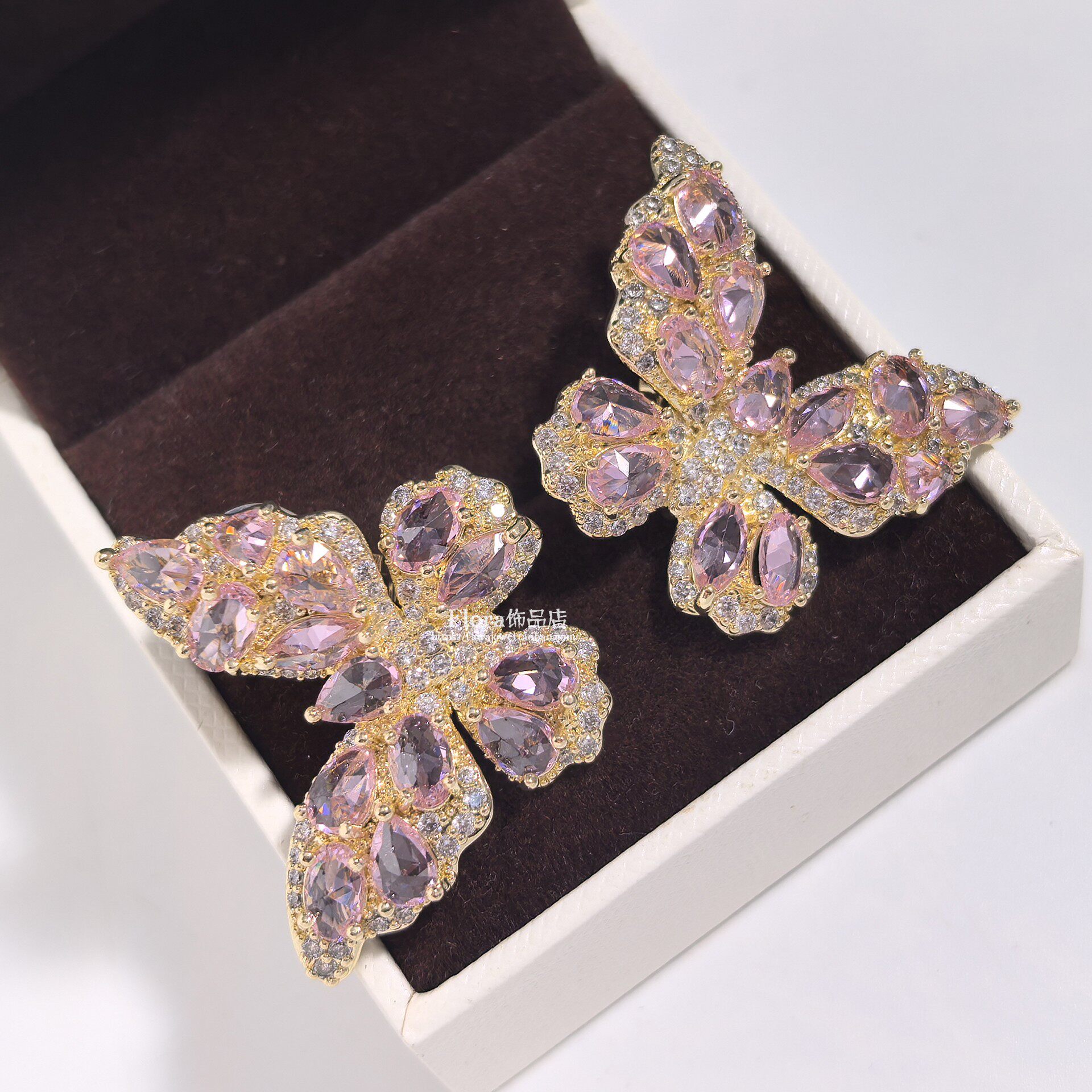 气质法式甜美轻奢高级感淡粉色蝴蝶镶钻耳夹无耳洞佩戴耳饰