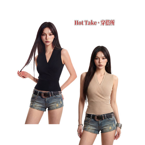 HotTake韩系交叉V领针织背心女