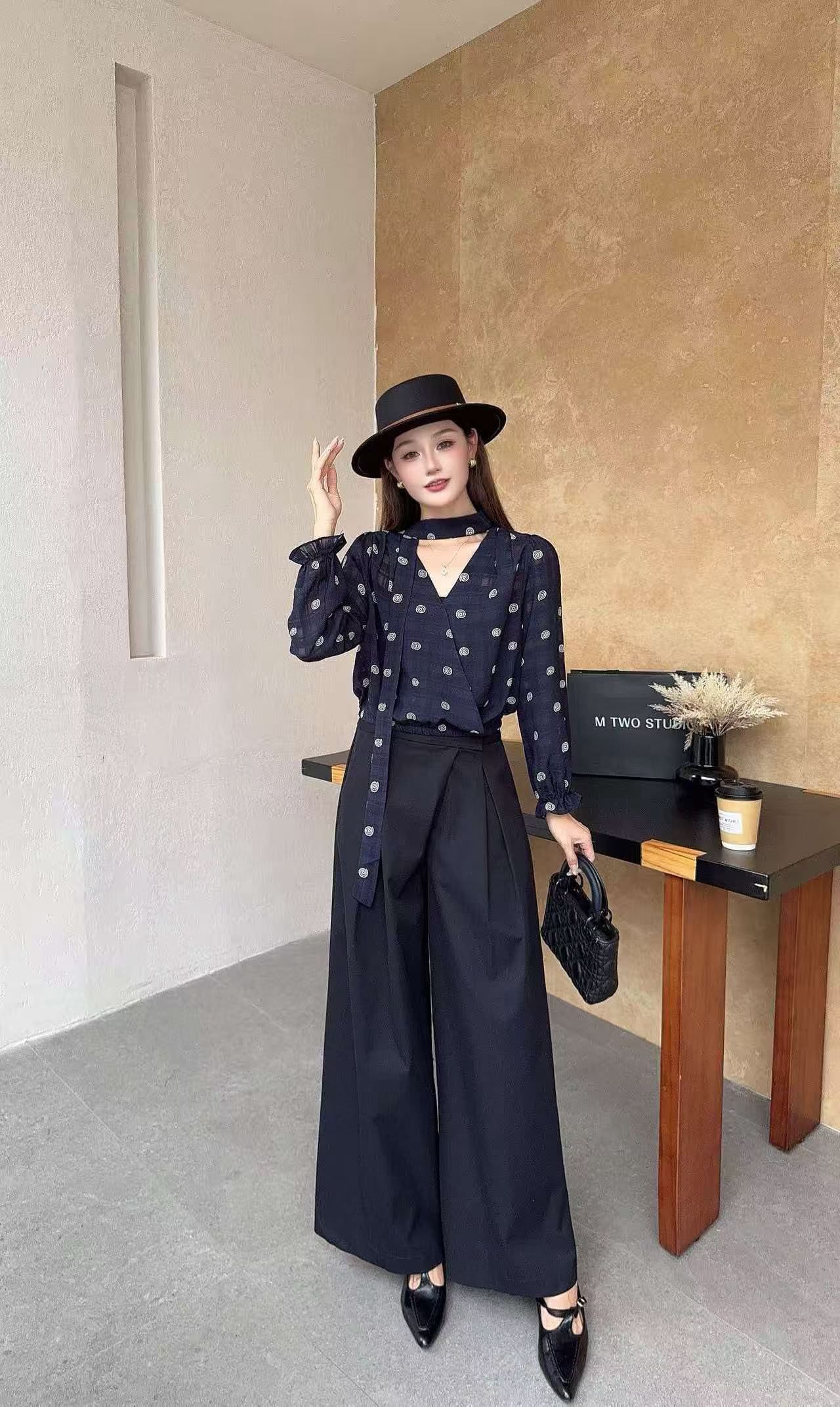早秋新款韩版时尚气质百搭显瘦长袖衬衫女设计感小众泡泡袖上衣潮