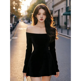气质性感辣妹风一字肩长袖连衣裙女收腰显瘦纯欲短款A字小黑短裙