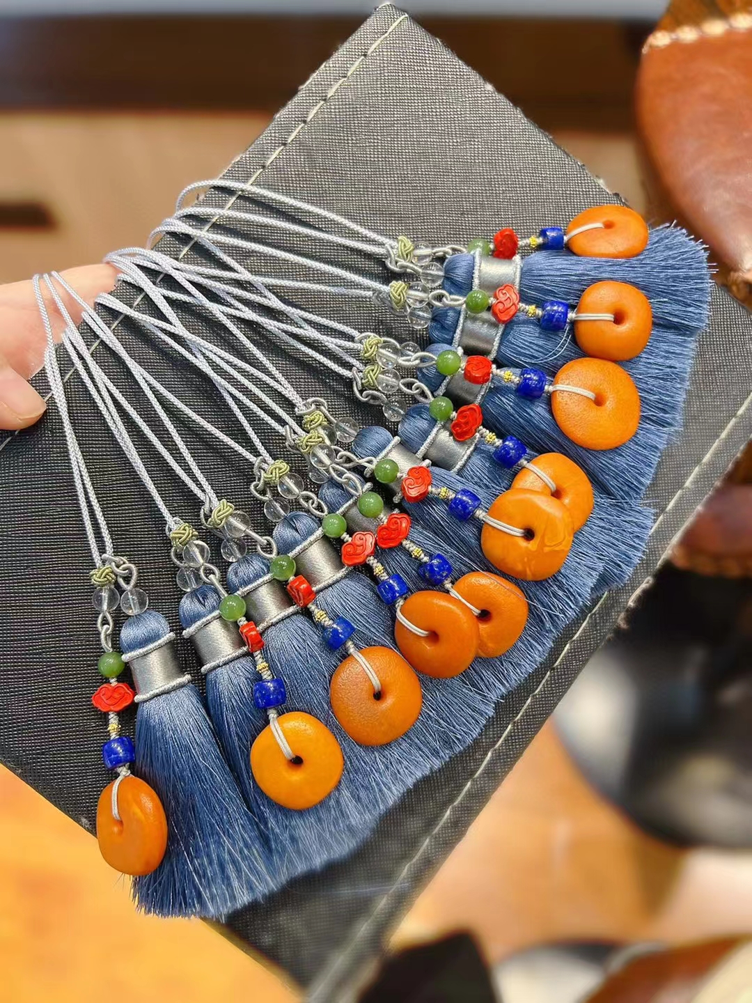 天然欧洲橘皮色老蜜蜡饼子精编包包手机挂钥匙挂礼物