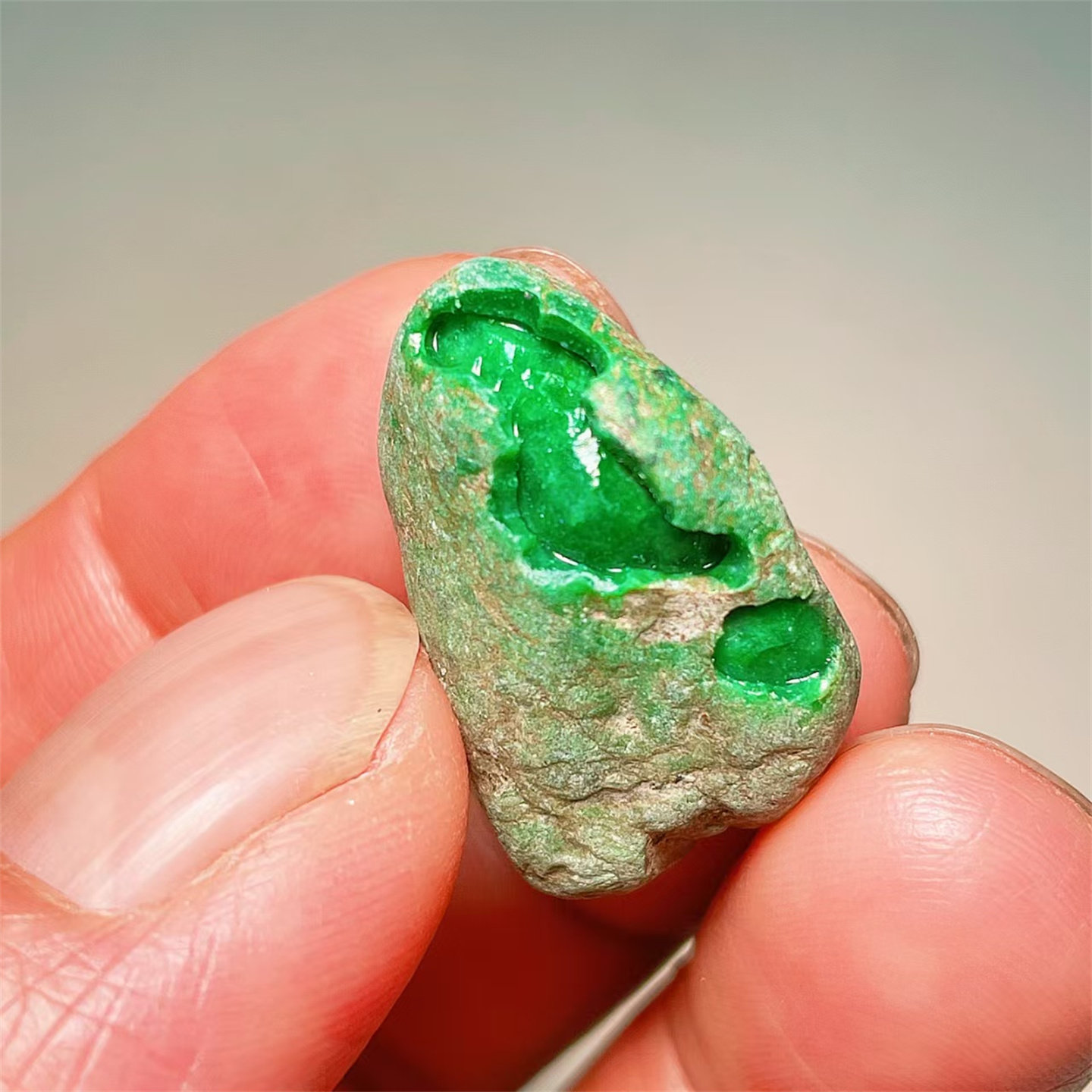 A42 精品缅甸天然翡翠原石老坑后江场口色料戒面料  重11克