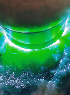 H83423 缅甸天然翡翠原石老坑木那场口色料手镯料 重8.3公斤