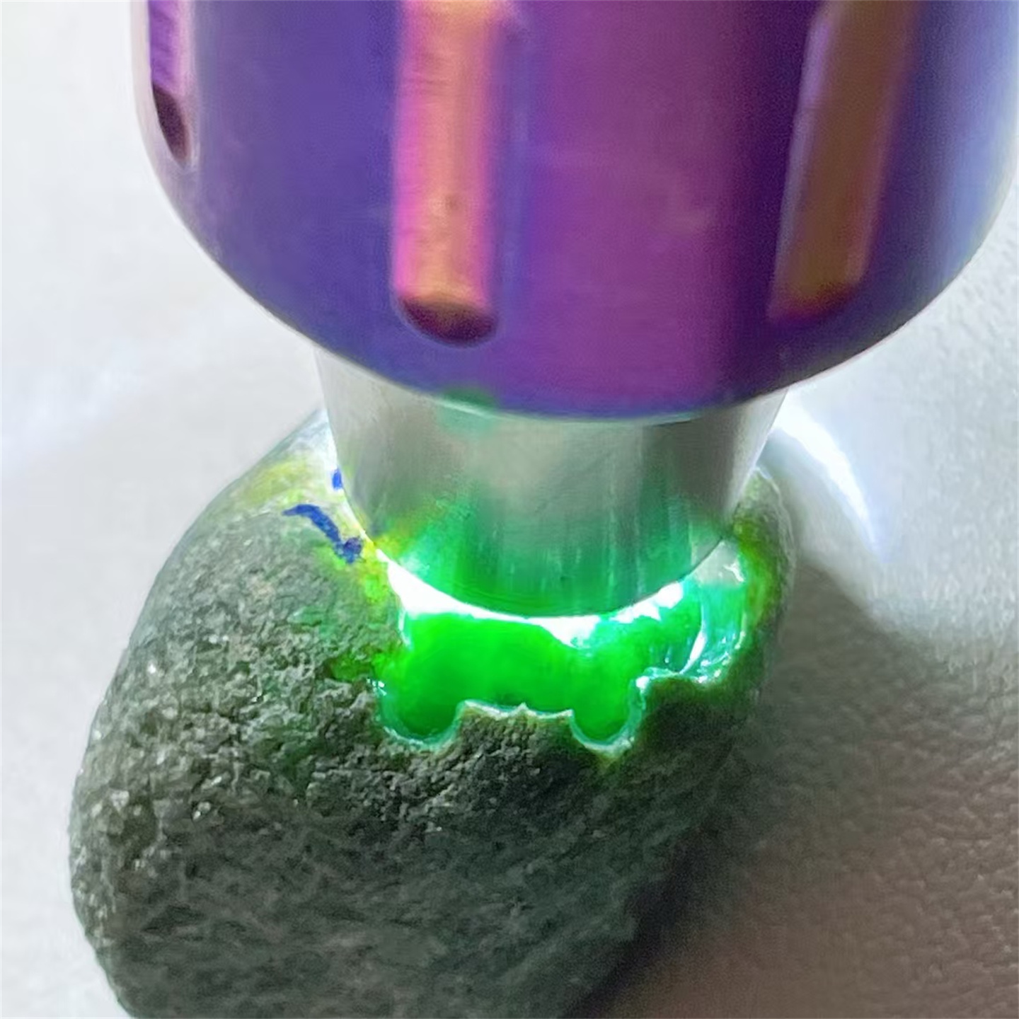 缅甸老坑后江翡翠原石色料14克