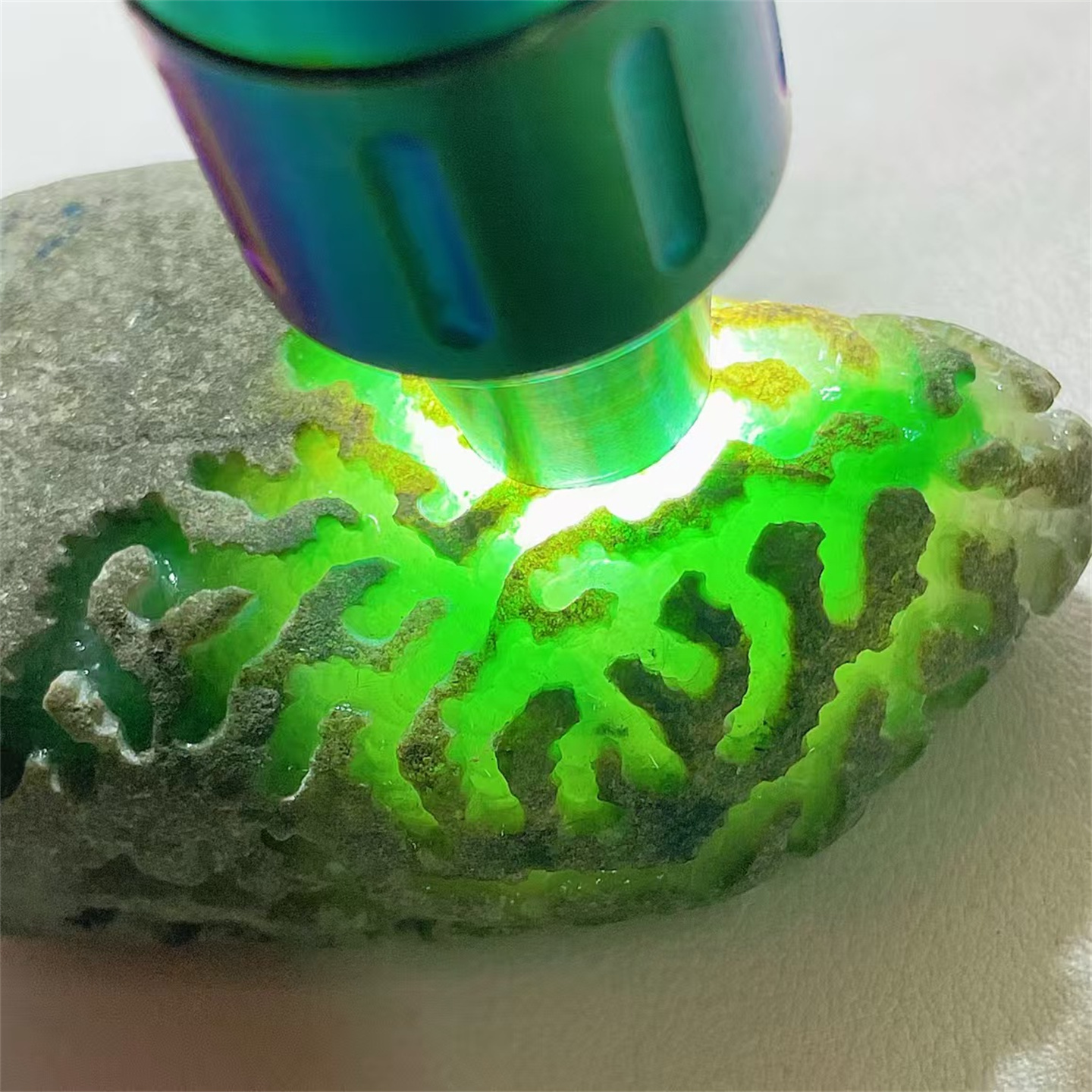 缅甸老坑后江翡翠原石色料牌子料