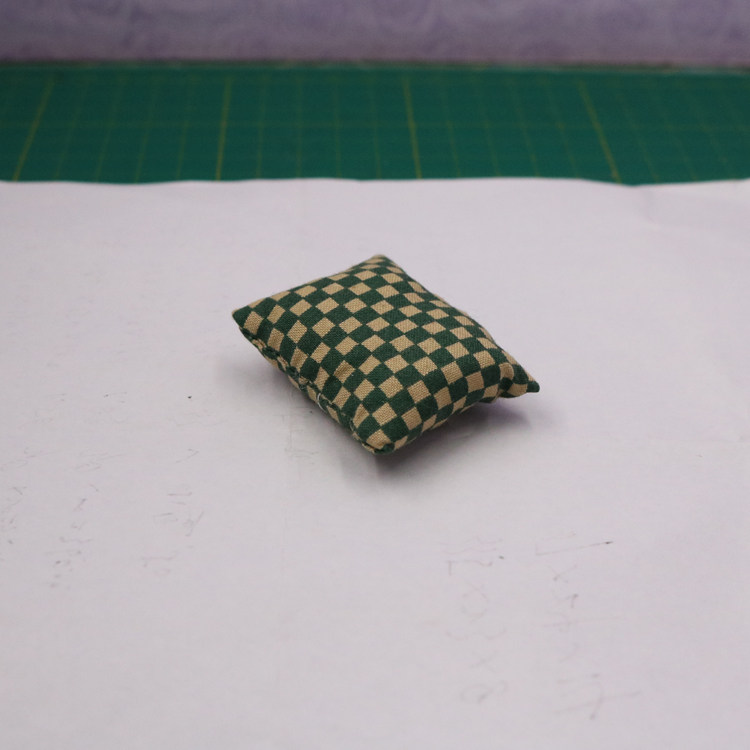 1:12 인형 집 인형 집 미니 나무 작은 가구 모델 놀이 집 장난감 액세서리 쿠션 D190