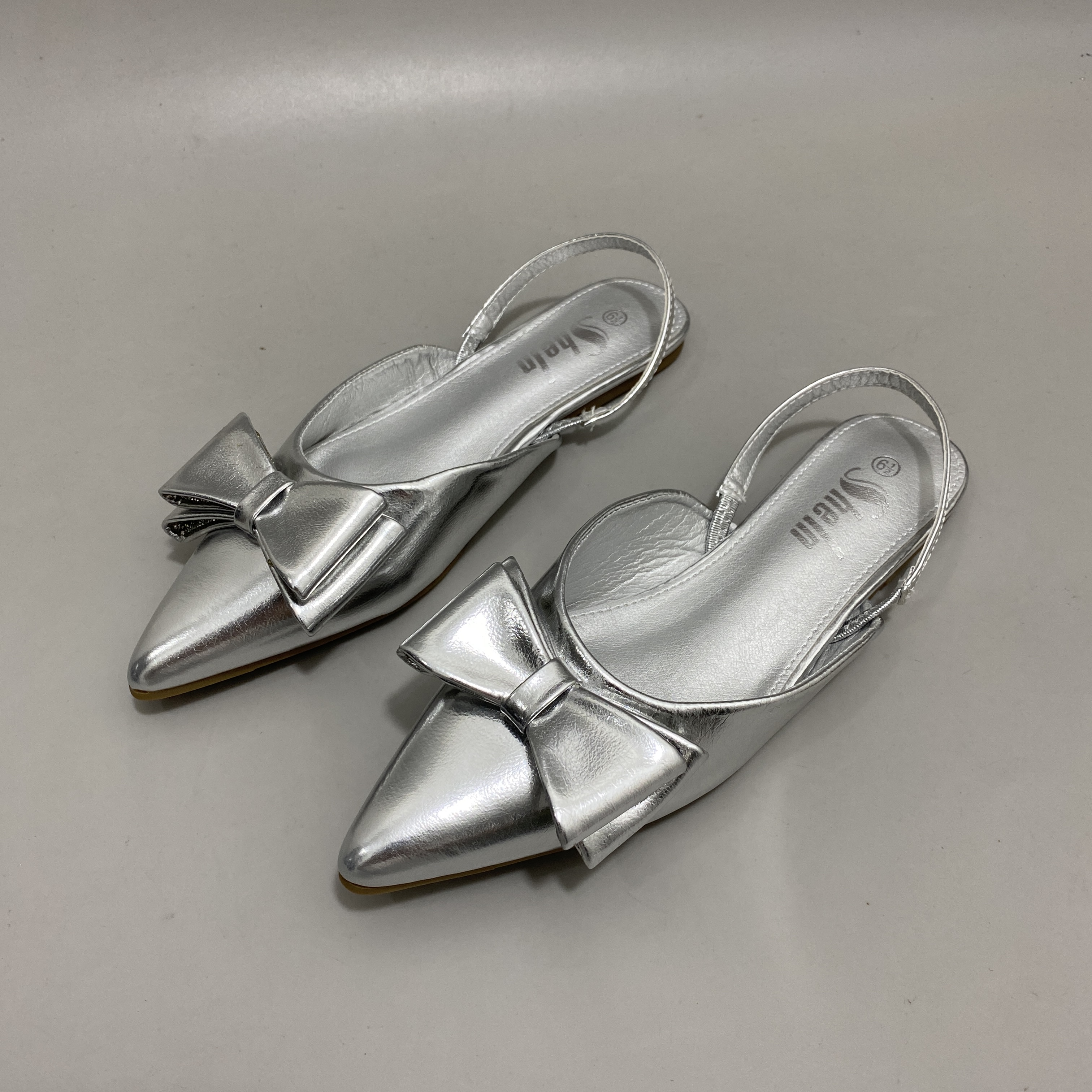 外贸英国单新款时尚百搭蝴蝶结尖头平底凉鞋法式包头舒适大码女鞋