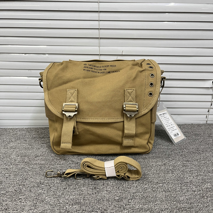 工装美式复古字母帆布斜挎包