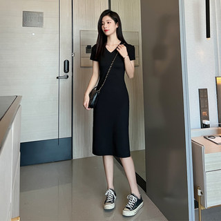 2024新款夏季v领黑色连衣裙设计小众收腰显瘦气质长裙开叉小黑裙