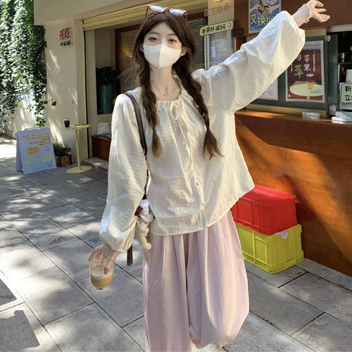 法式温柔提花刺绣圆领套头衬衫