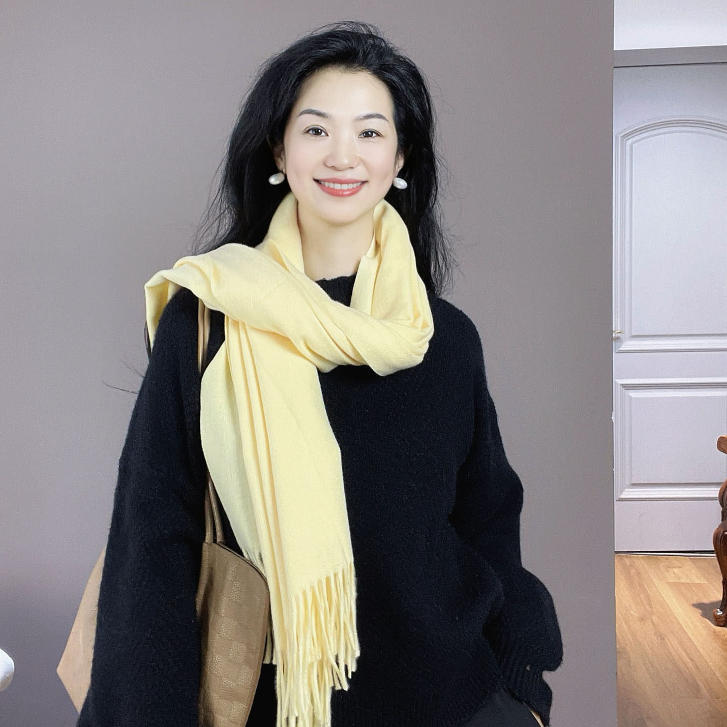鹅黄色仿羊绒围巾女冬季加厚保暖纯色显白洋气时尚高级感护颈围脖