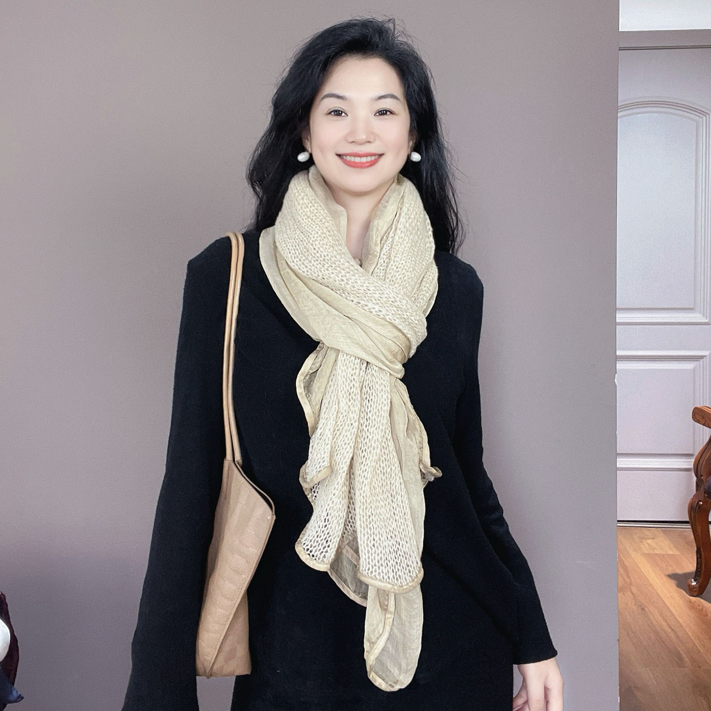 轻奢高级感!米黄色围巾女2025新款针织雪纺拼接秋冬保暖围脖披肩