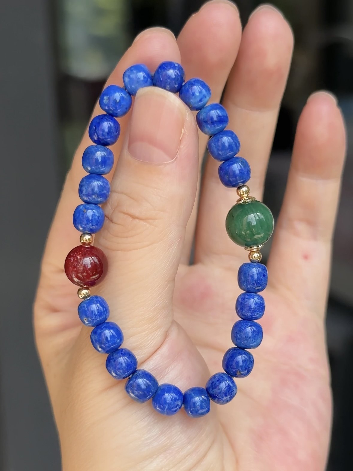 石头的日记  古典秀气老型珠天然青金石绿云母石草莓晶手串