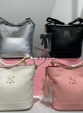 潮牌MLB正品新款儿童老花暗纹水桶包斜挎包蝴蝶挂饰亲子7ACRM066N