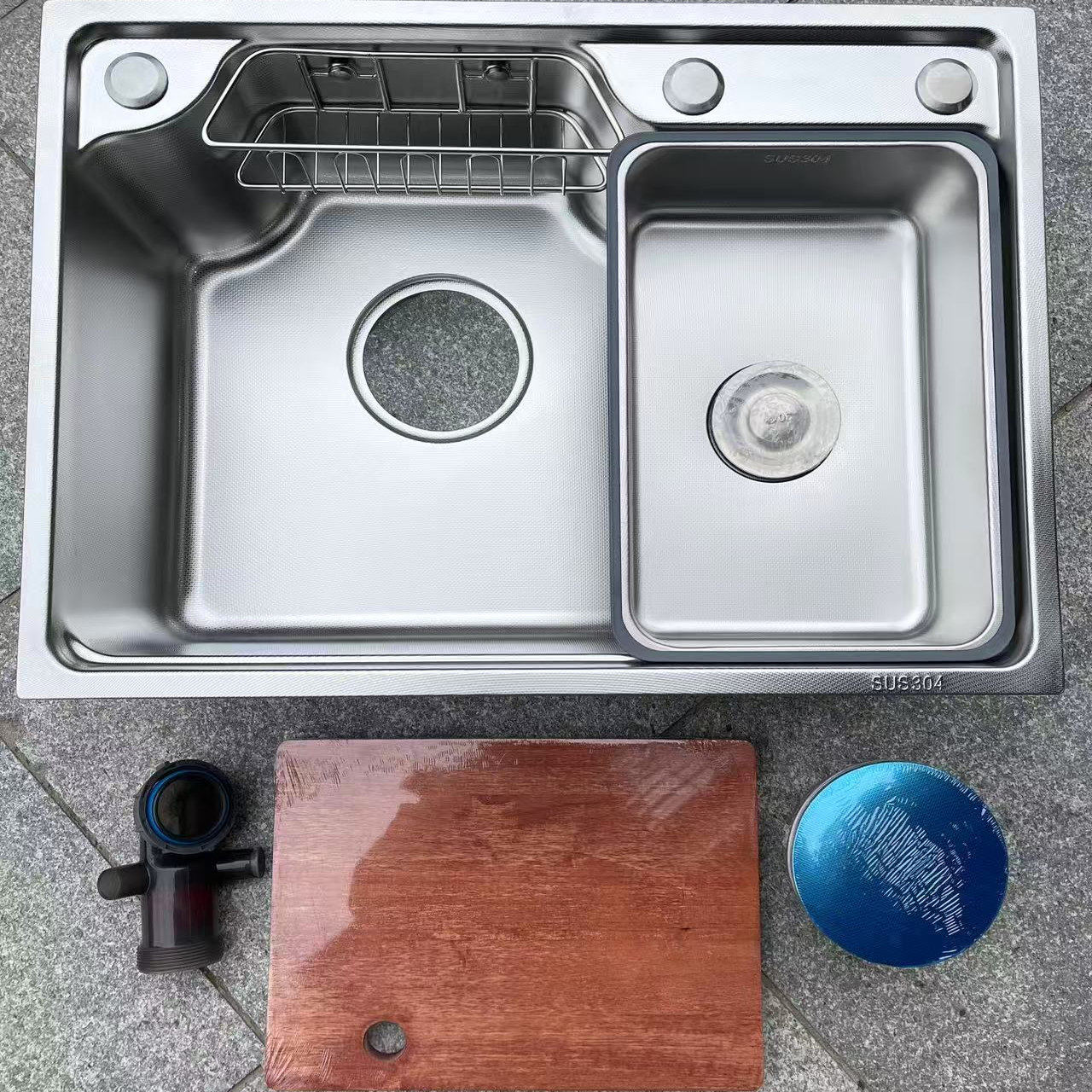 压纹银色厨房304不锈钢洗碗槽盆家用洗菜池日式水槽一体拉伸盆