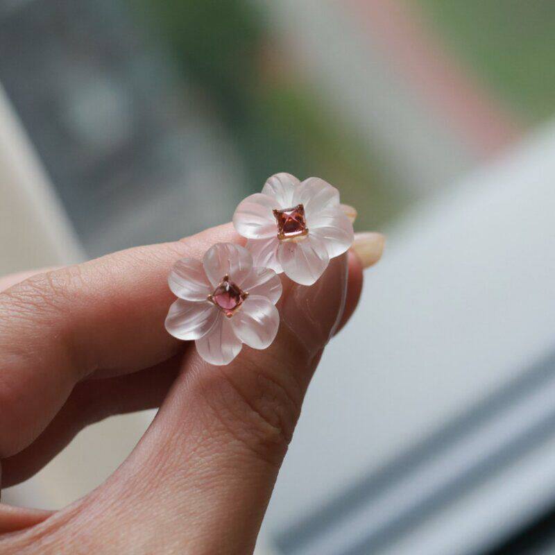 厂家批发 天然白水晶雕花花蕾紫牙乌糖塔耳钉 S925银镶嵌