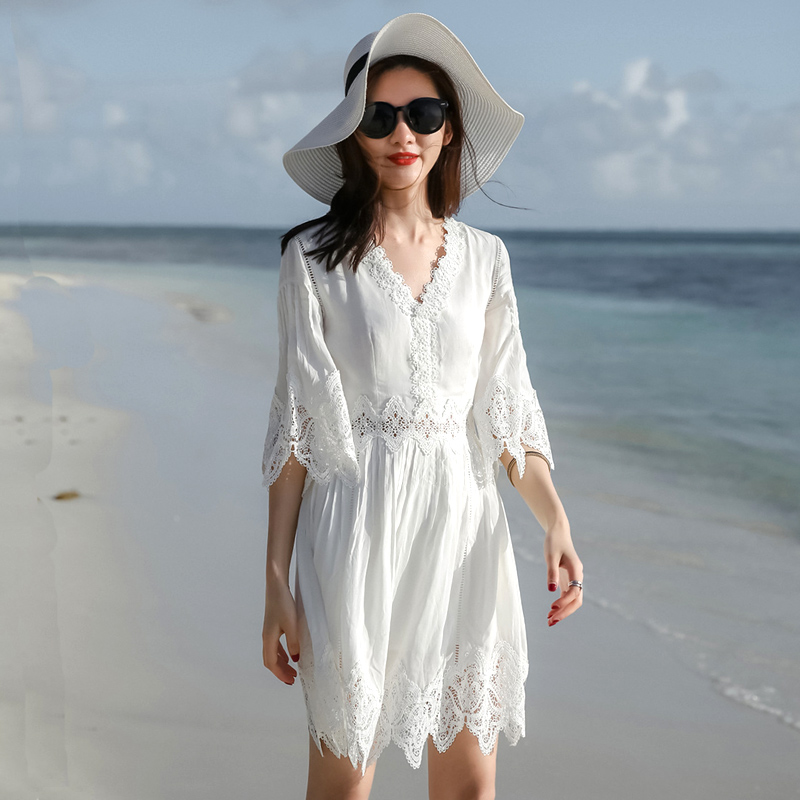 泰国出游女装三亚旅游衣服沙滩度假小白裙连衣裙夏2018新款女气质