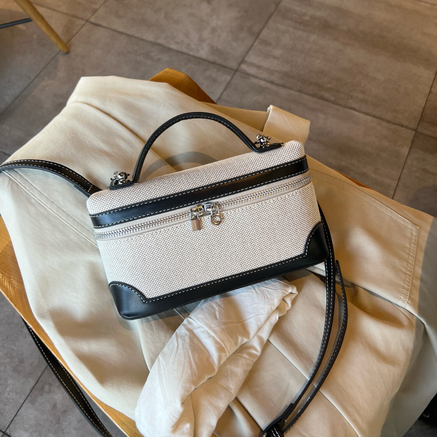 欧美时尚撞色盒子小方包女2026春新款手提斜挎包百搭设计感小包包