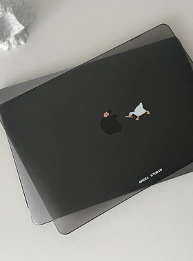 APEEL STUDIO 原创邪恶小鸭透黑雾面保护壳适用苹果笔记本13 14寸