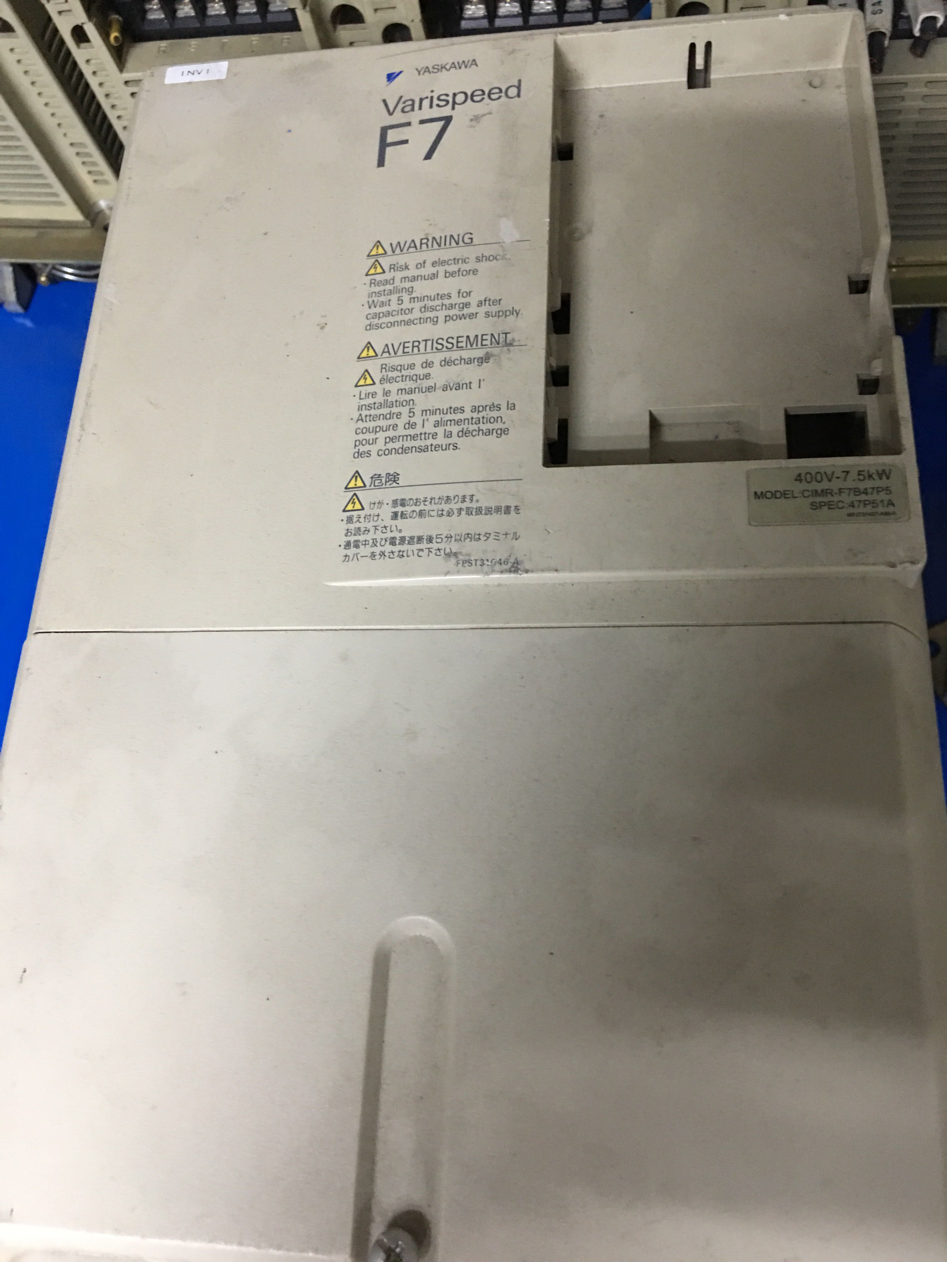 二手安川F7B变频器 CIMR-F7B47P5 7.5KW/380V整机配件包好