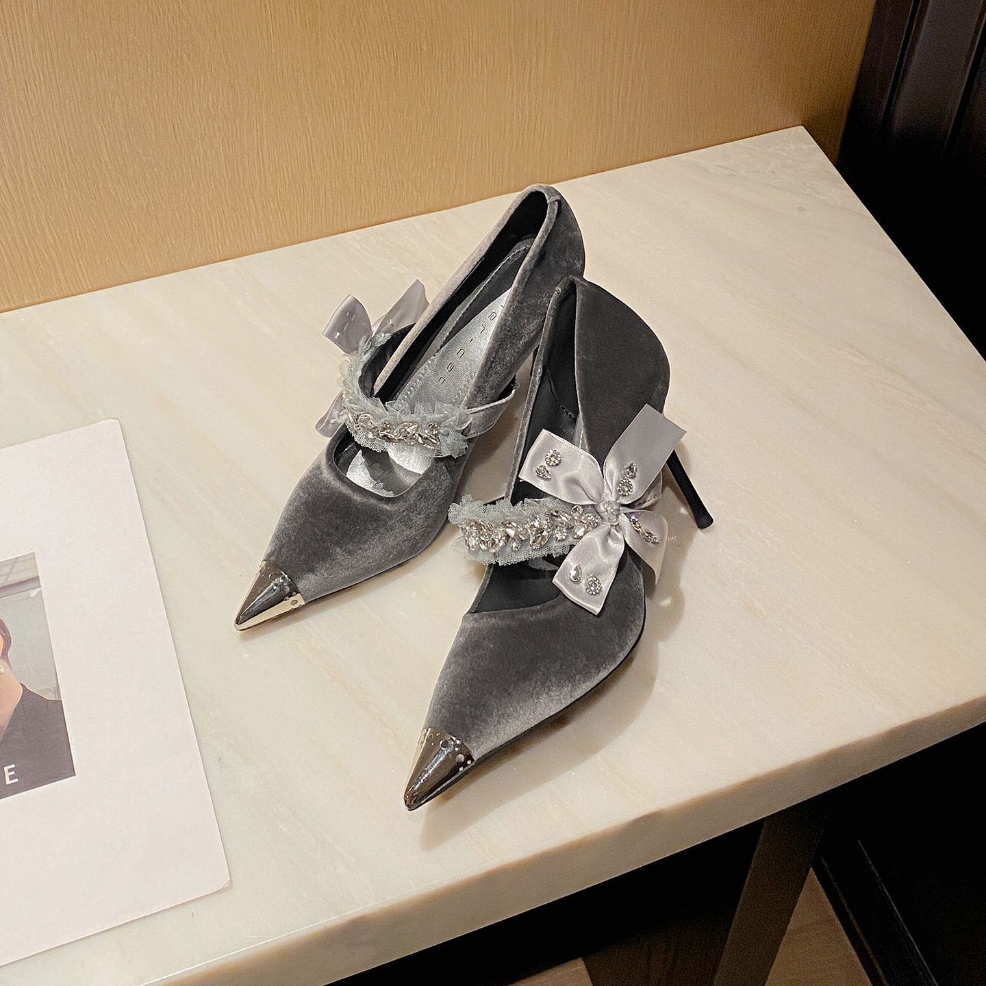 铁头金属四季细跟2025年新款绒面