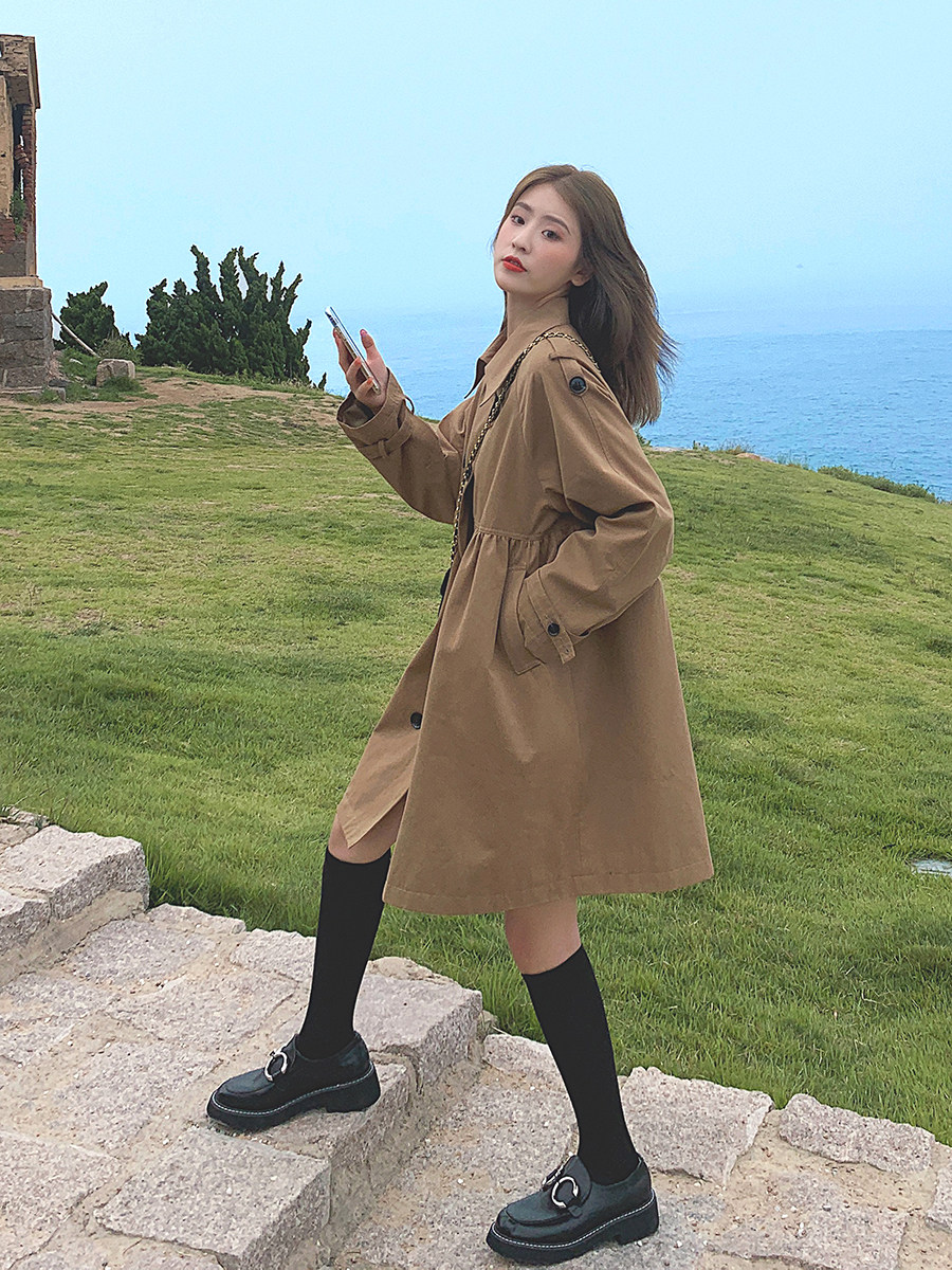 새로운 고급 가을 코트 패셔너블하고 루즈한 배를 덮는 중기 바람막이 코트