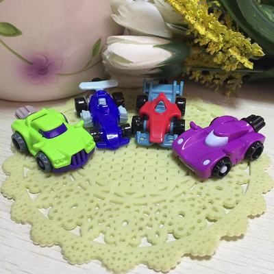 健达奇趣蛋玩具车转动