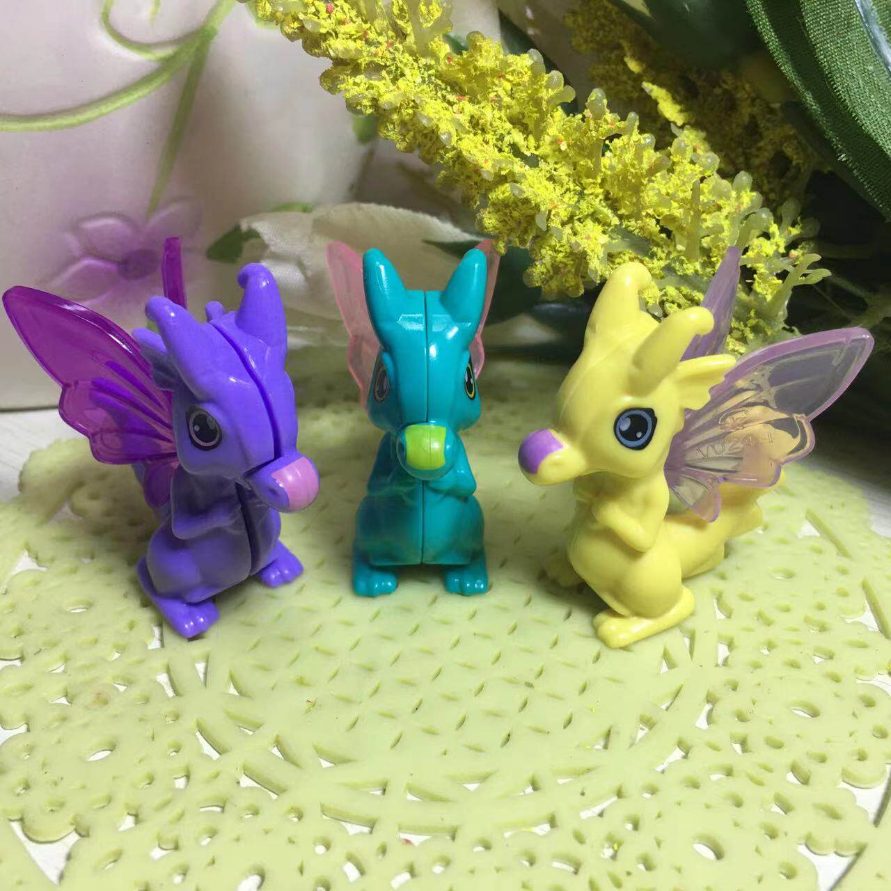 健达奇趣蛋带翅膀飞龙玩具儿童礼物