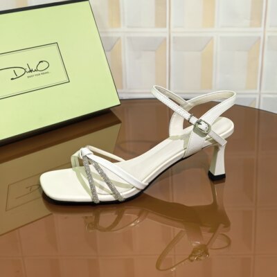 6Q09/5CM牛皮清仓撤柜断码处理夏季时尚气质露趾细跟方头女士凉鞋