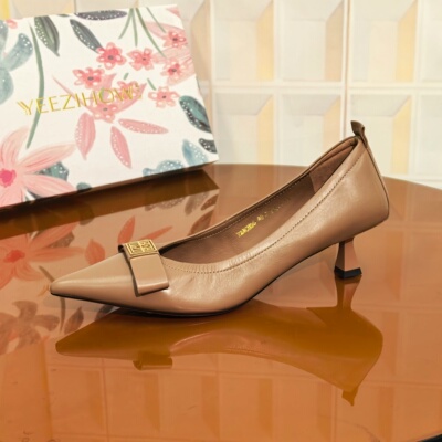 8967/3CM胎牛皮断码撤柜清仓处理耐磨尖头防滑气质中跟浅口黑色浅