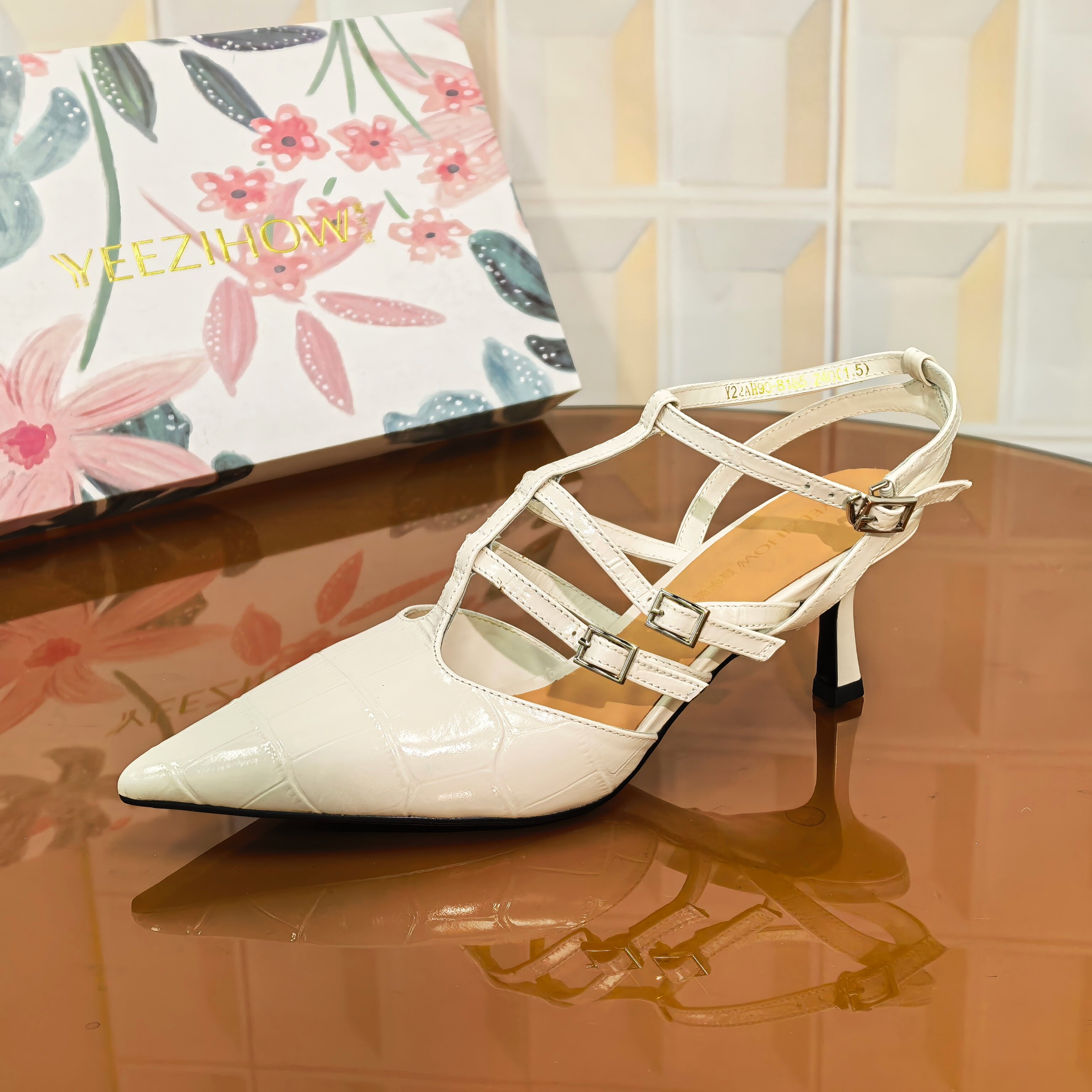 8185/3CM牛皮女士单鞋断码撤柜清仓处理尖头细跟时装女凉鞋罗马风