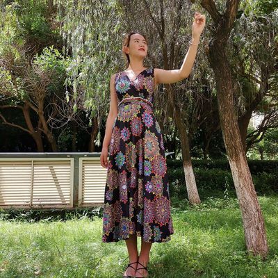 泰国钉珠V领大摆连衣裙显瘦印度