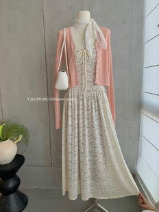 Y.JIA 伊嘉早春清纯系松弛感蕾丝连衣裙+薄款防晒针织开衫套装女