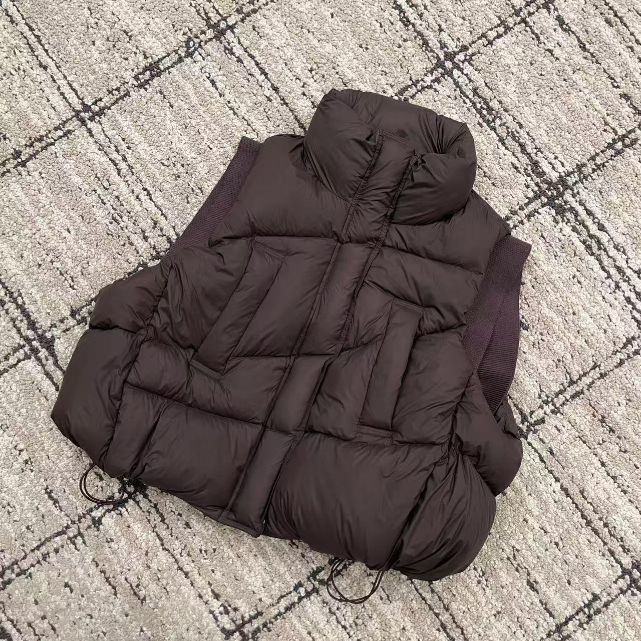 熙薇【麦冬凝露】2025秋冬新款时尚休闲马甲羽绒服外套H5871