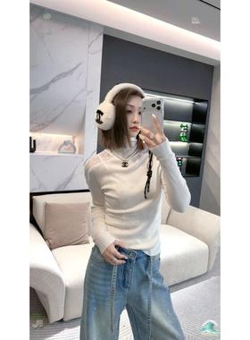 熙薇【静奢针蕾】2025冬季新款时尚休闲蕾丝拼接打底上衣H6625