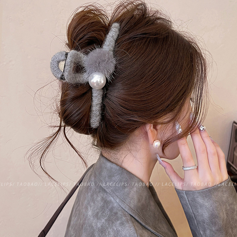 好韩好温柔~灰色毛球珍珠抓夹