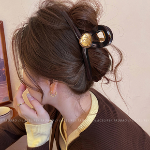 高级感鲨鱼夹子发夹后脑勺盘发头饰 小众不规则表盘抓夹女2026新款