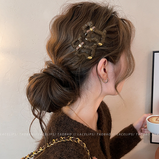 毛线小狗发夹女边夹侧边发卡2025新款 高端前额碎发刘海夹子头饰秋