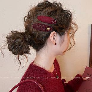 新年红金标草莓发夹女边夹侧边发卡2026新款高端刘海夹子前额头饰